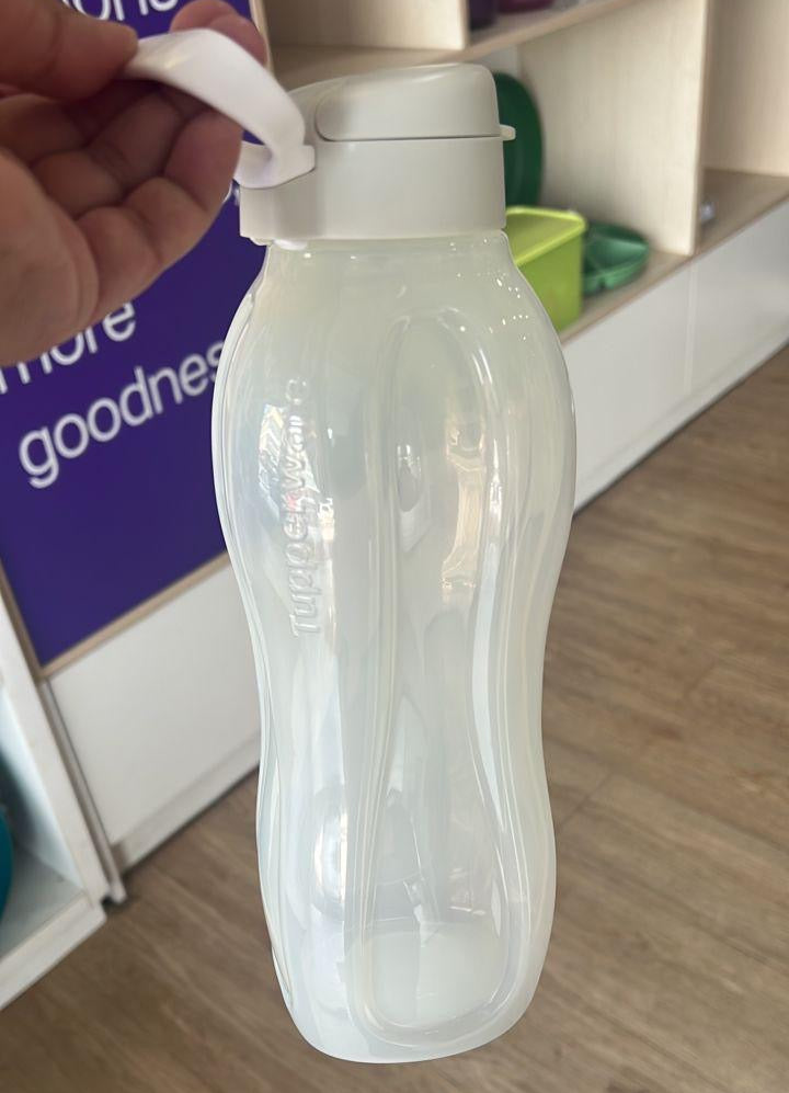 1.5 liters bottle + handle