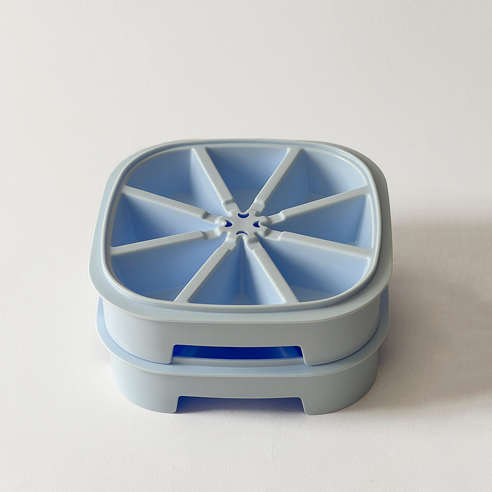 Ice cube maker