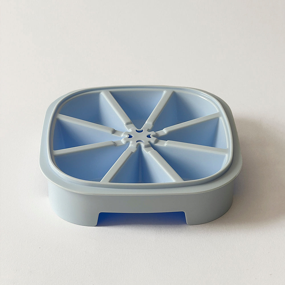 Ice cube maker