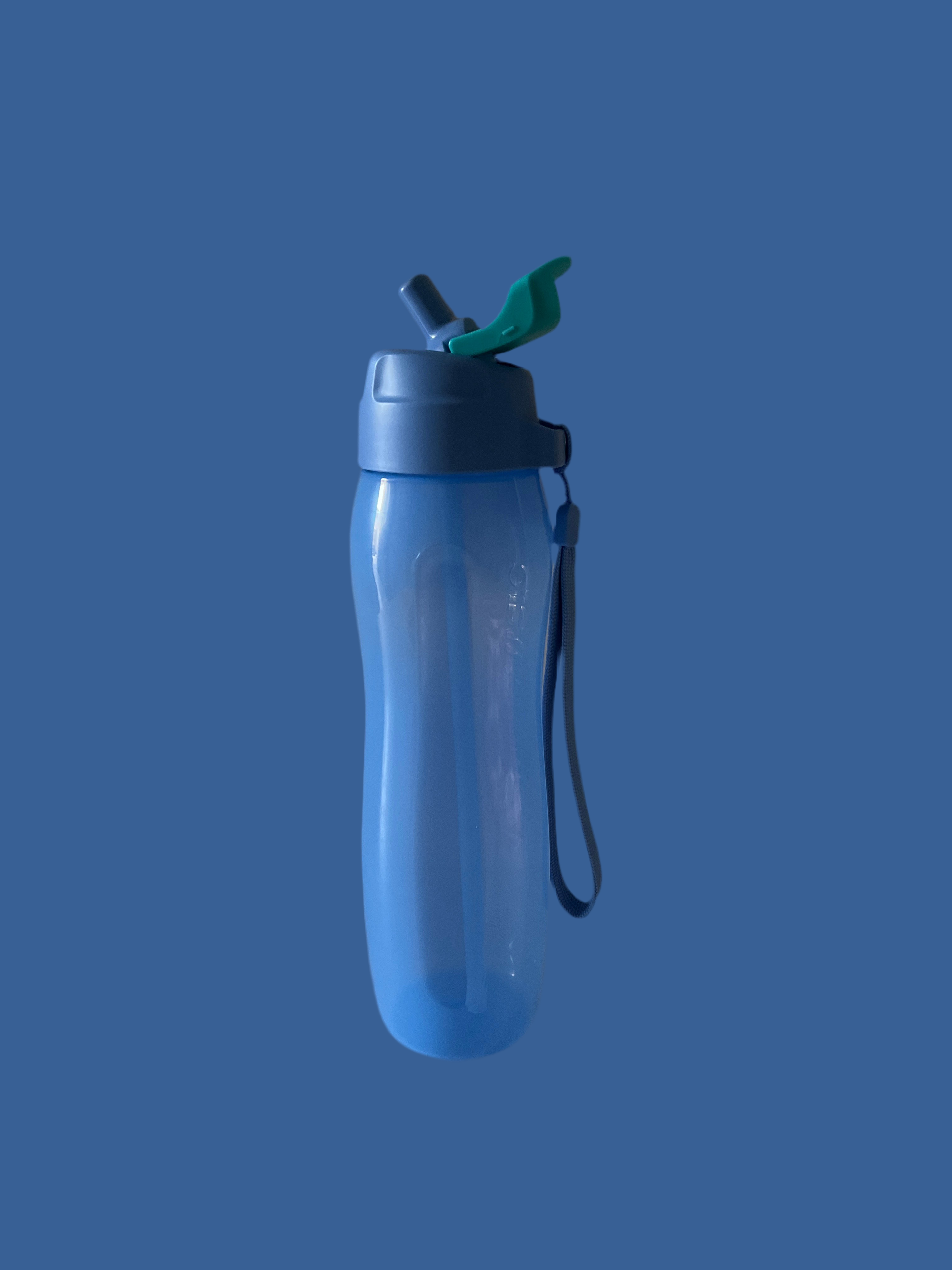 750 ml straw bottle + handle