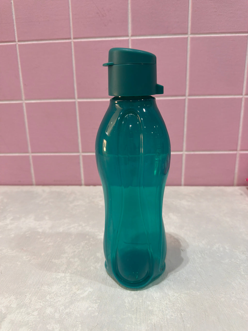 Tupperware 500 ml easy cap bottle