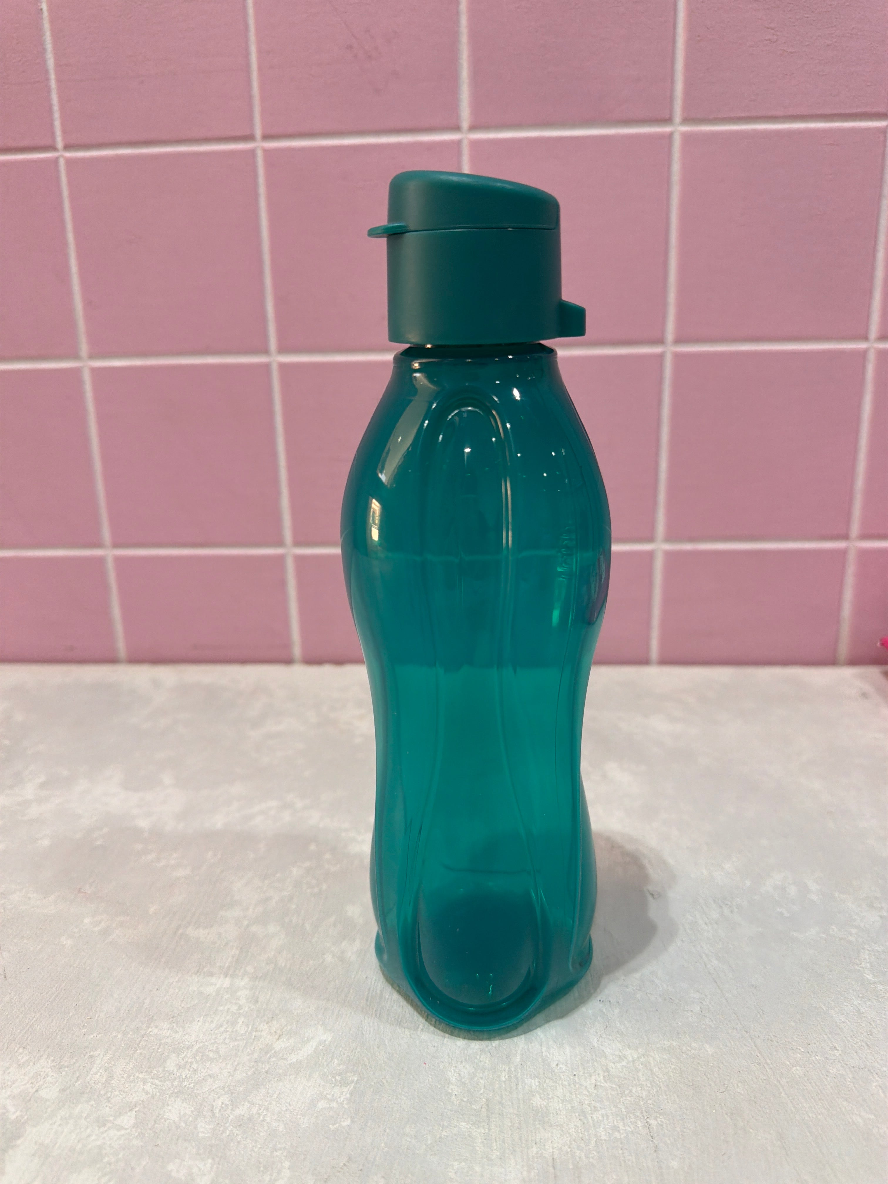 Tupperware 500 ml easy cap bottle