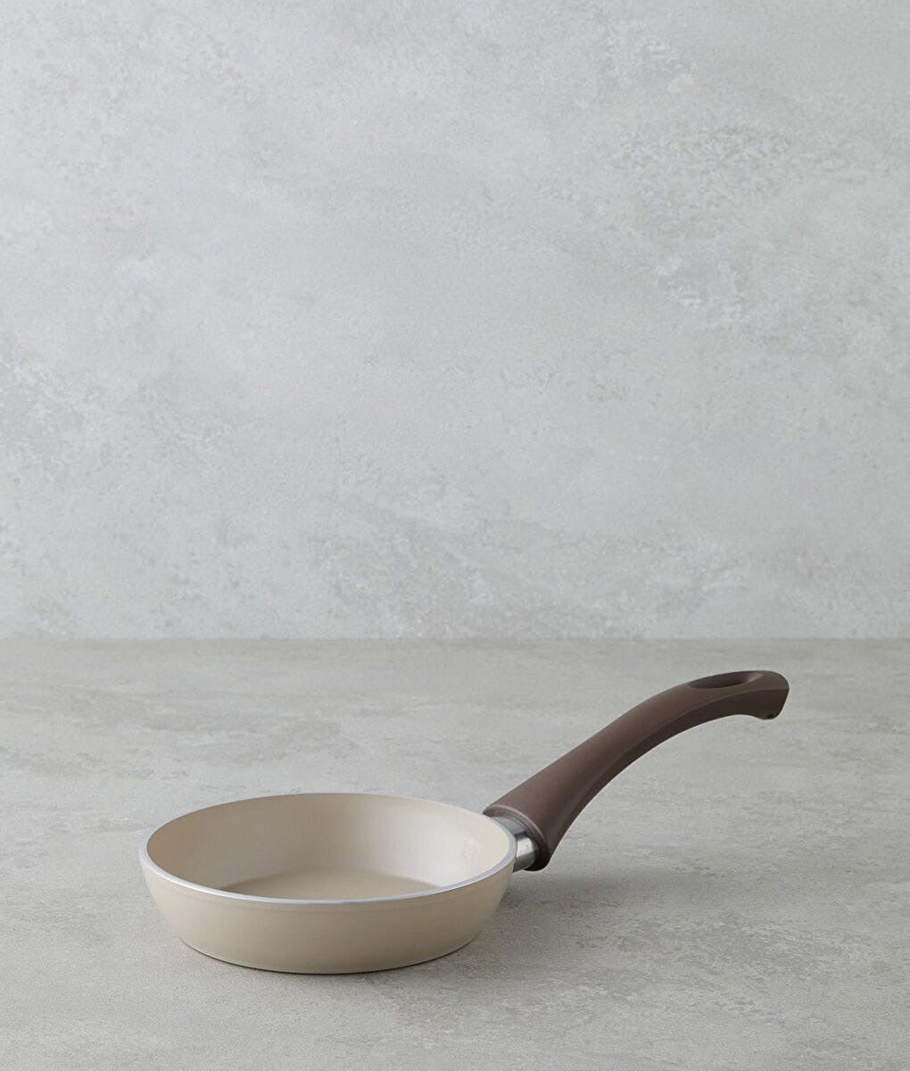 14 cm pan