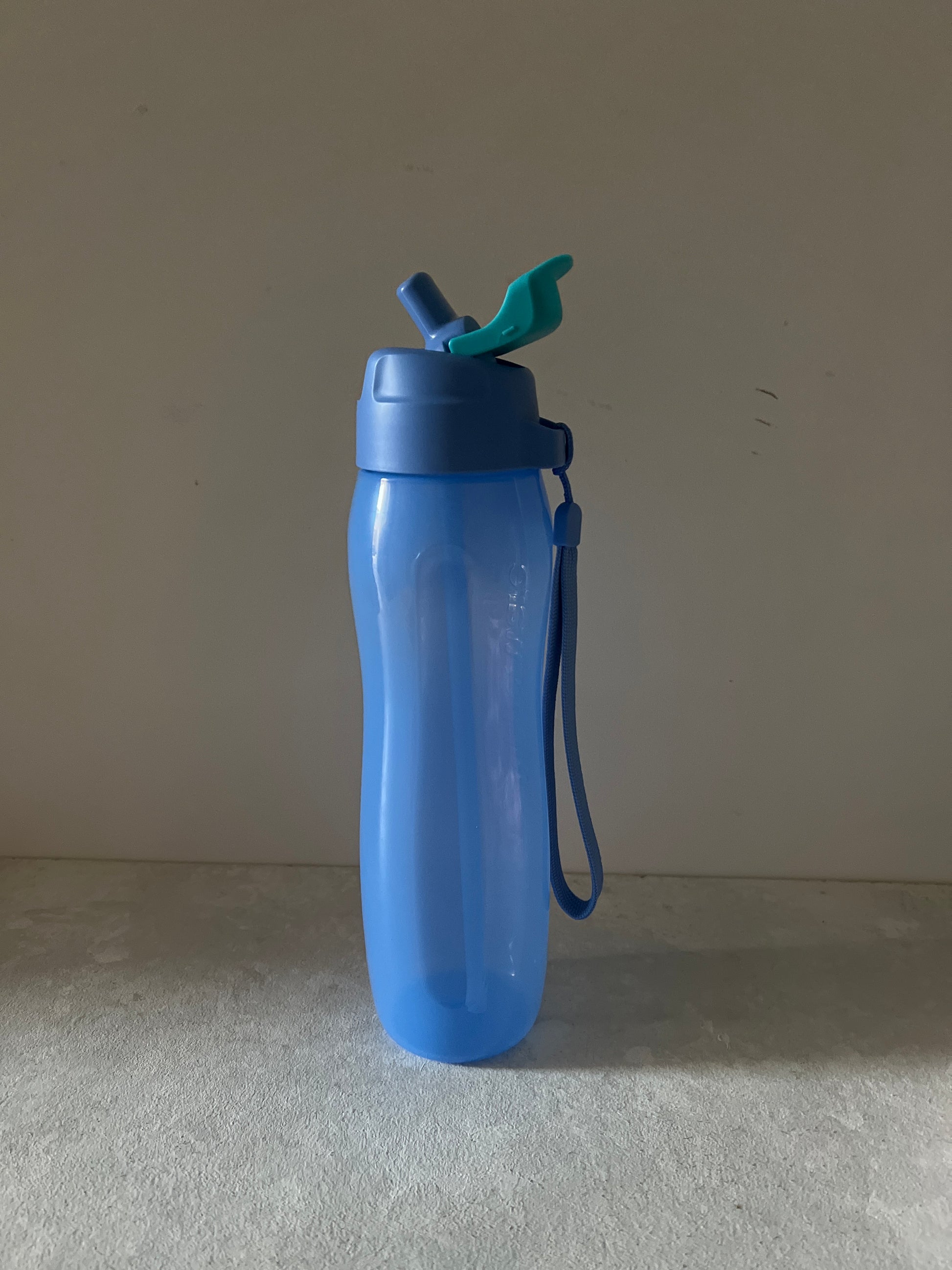 750 ml straw bottle