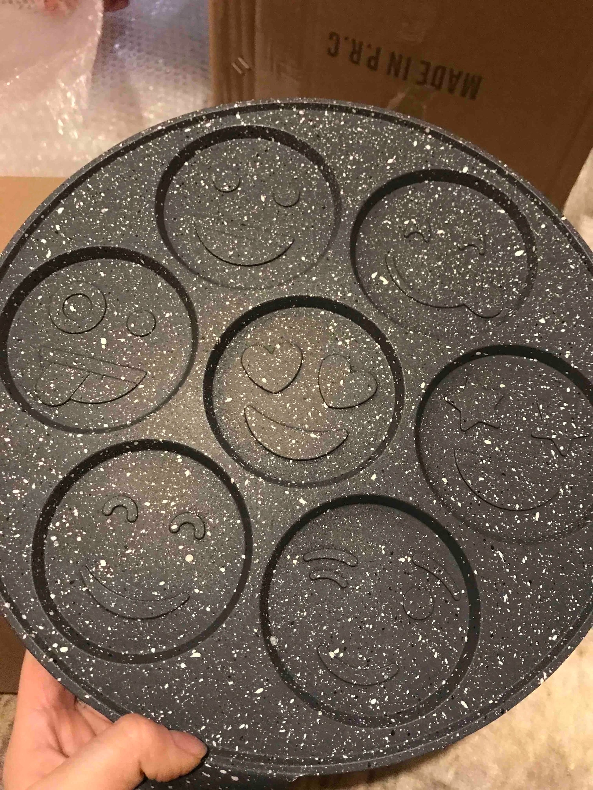 Pancake emoji pan