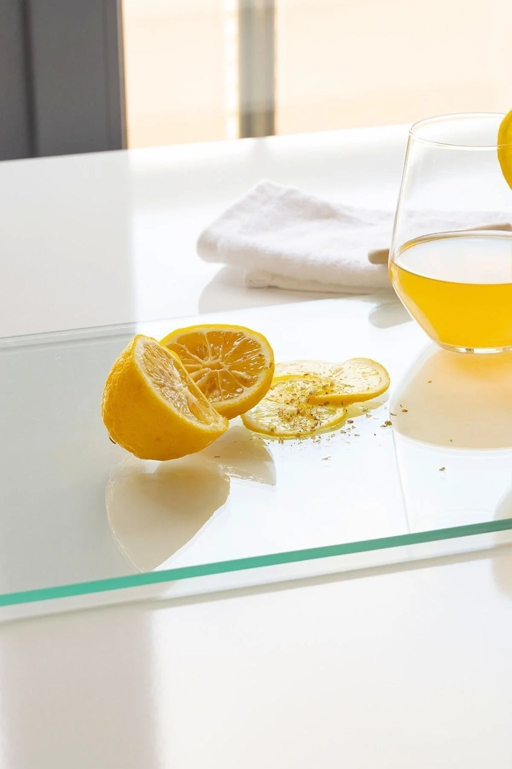 Clear glass cutting board -  20 * 30 cm