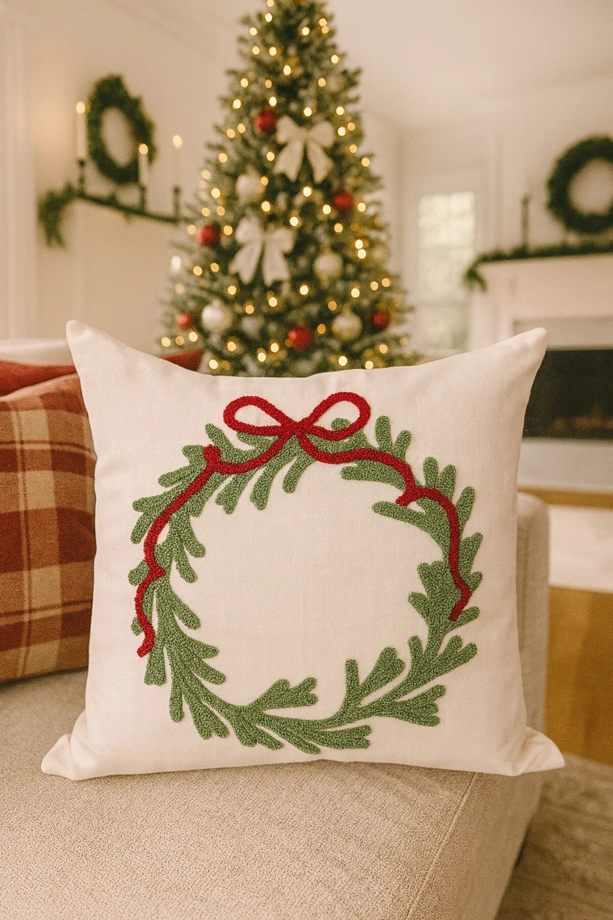 Embroidered Cushion Cover - 43*43 Cm - Cream Wreath