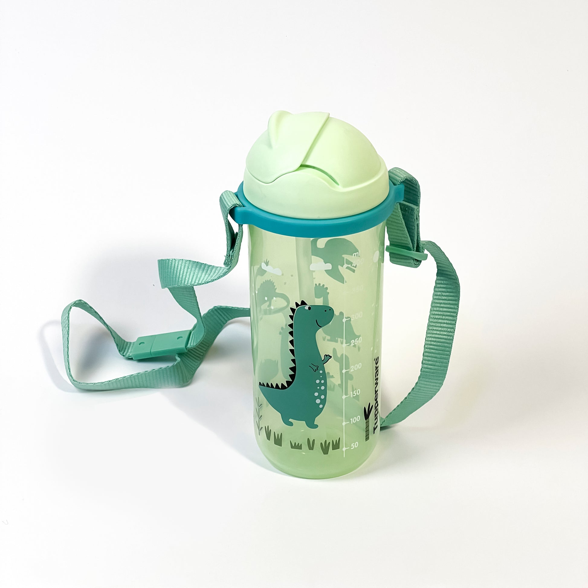 Twinkle straw with strap